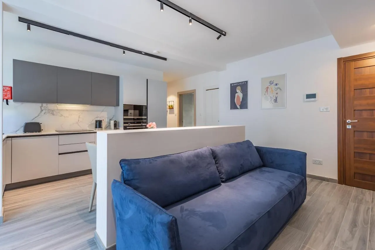 Luxury Property In Gzira Just Minutes Away From The Seafront And Restaurants Apartament