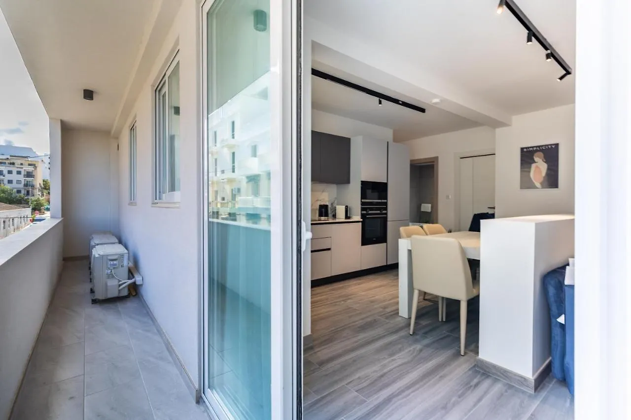 Apartment Luxury Property In Gzira Just Minutes Away From The Seafront And Restaurants